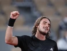 PG电子游戏-英国网球队力克澳大利亚网球队，西西帕斯完成帽子戏法